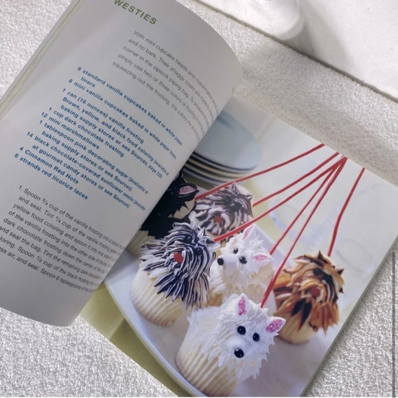 Karen  Tack & Alan Richardson Hello, Cupcake! Cookbook - Picture 5 of 11